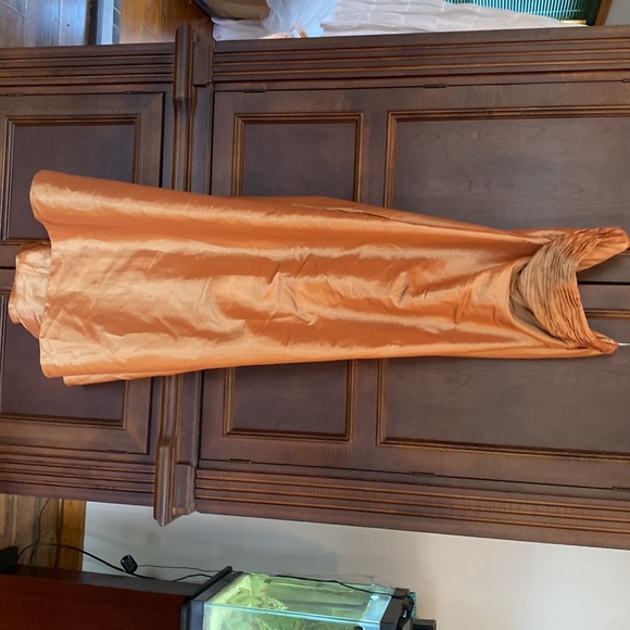 Absolutely beautiful rust colored Dress  size 8 - Picture 4 of 9